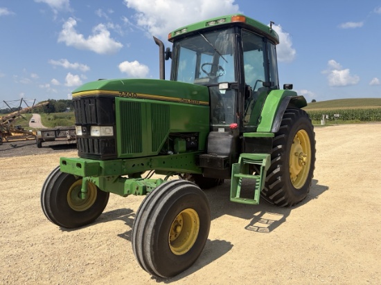 John Deere 7700 Tractor