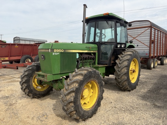 John Deere 2950 Tractor