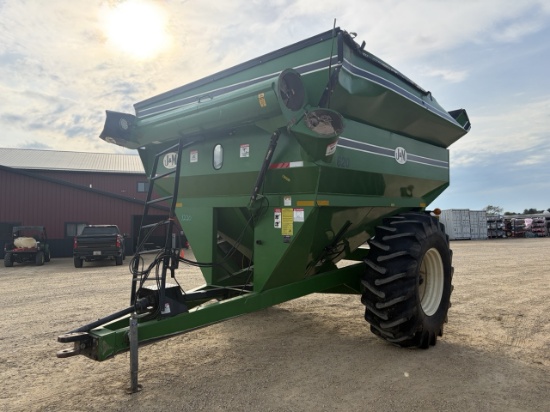 J&M 620 Grain Cart