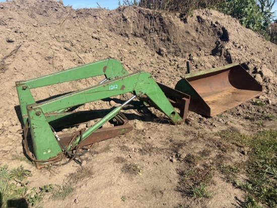 John Deere 48 Loader