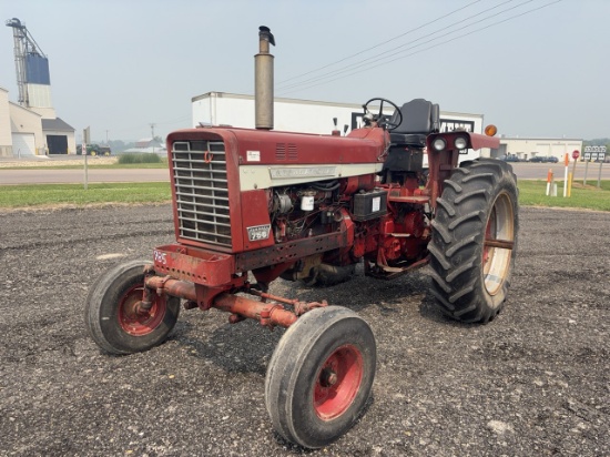 International 756 Tractor