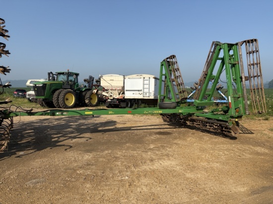 John Deere 200 Crumbler