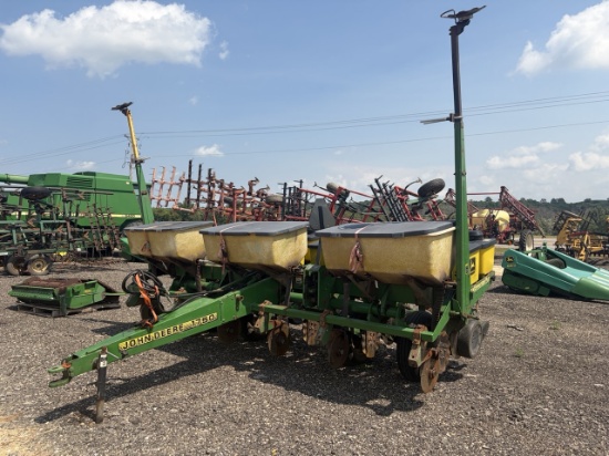 John Deere 1750 Planter