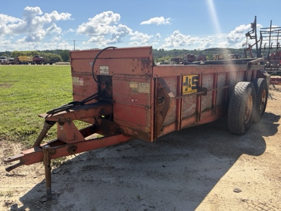 H&S 350 Manure Spreader