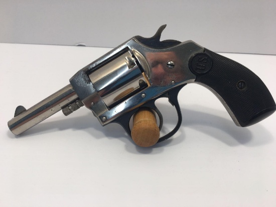 Gun/Firearm U.S. REVOLVER CO. Dual action revolver (.32 caliber; serial # 32472)