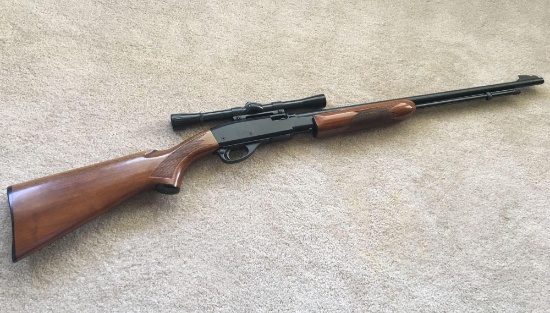 Gun/Firearm REMINGTON FIELDMASTER 572 pump action rifle (.22 caliber; Weaver scope & mounts)