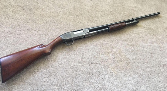 Gun/Firearm WINCHESTER Model 1912 pump action shotgun (20 gauge; has bubble)