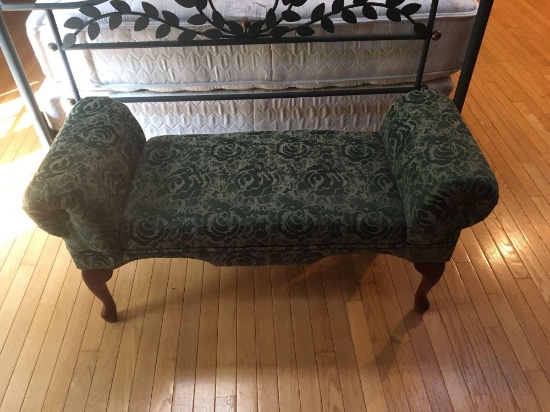 Settee bench (SPRING MILLS)