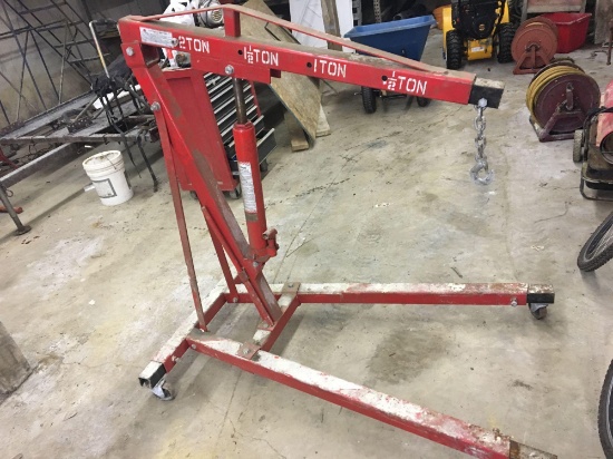 TORIN BIG RED 2-ton hydraulic engine hoist