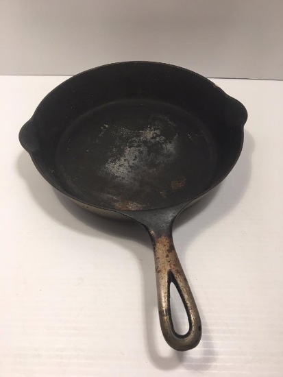 Vintage ERIE 10" cast iron skillet