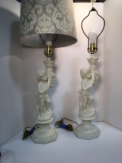 2-matching cherub lamps (only 1 shade)