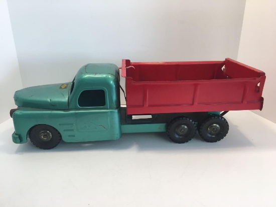 Vintage pressed metal STRUCTO dump truck