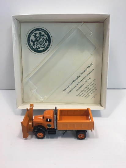WINROSS die cast collectible (Pennsylvania Turnpike Commission snowblower truck)