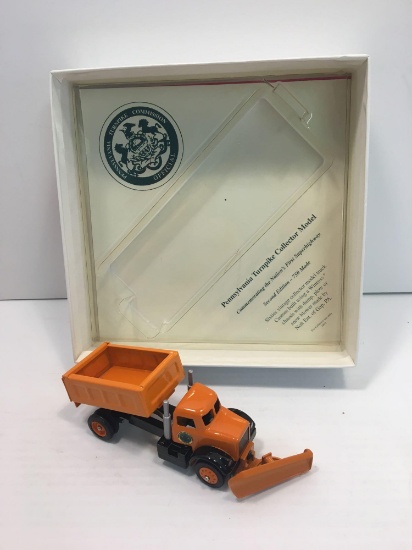 WINROSS die cast collectible (Pennsylvania Turnpike Commission snowplow truck)