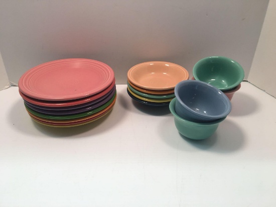 Homer Laughlin Fiestaware plates, bowls (matching lots 474-478)