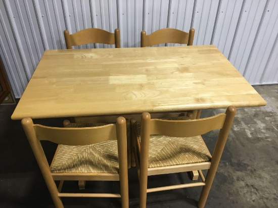 Nook table/4 chairs