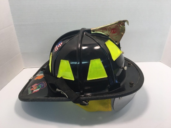 CAIRNS fire fighter helmet