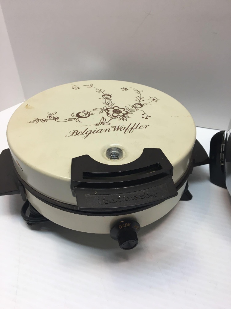 Vintage DOMINION ELECTRIC(model 1702)popcorn popper, Belgium waffle maker  by ToastMaster | Art, Antiques & Collectibles | Online Auctions | Proxibid