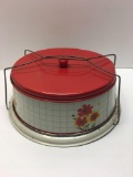 Vintage cake/pie carrier