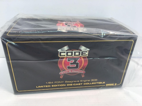 CODE 3 die cast metal 1/64 SEAGRAVE Engine 305(FDNY)