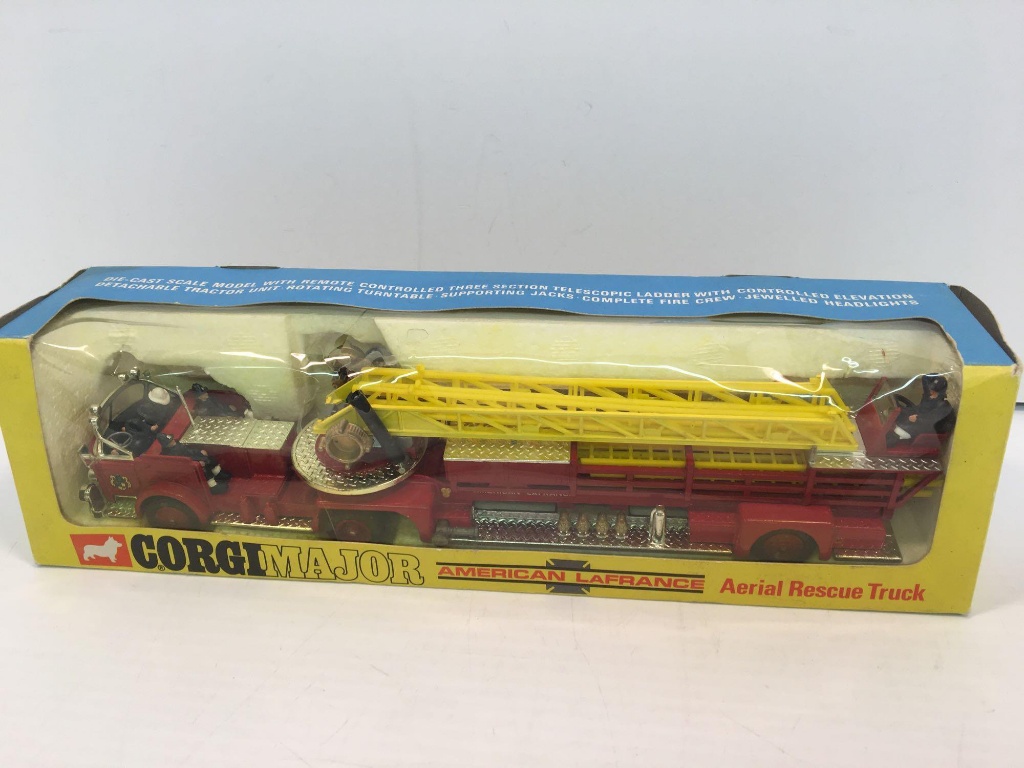 CORGI MAJOR American LaFrance Ariel rescue truck(1143)