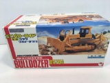 SHINSEI(No 617) die cast metal KOMATSU bulldozer(NIB)/ original box