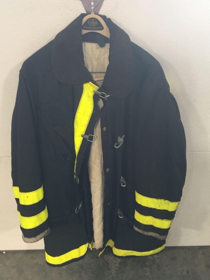 GLOBE firefighter coat(size 46)