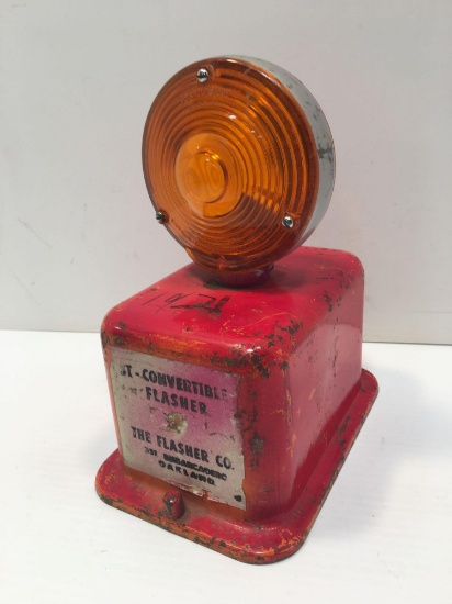 Vintage ST-CONVERTIBLE FLASHER warning light