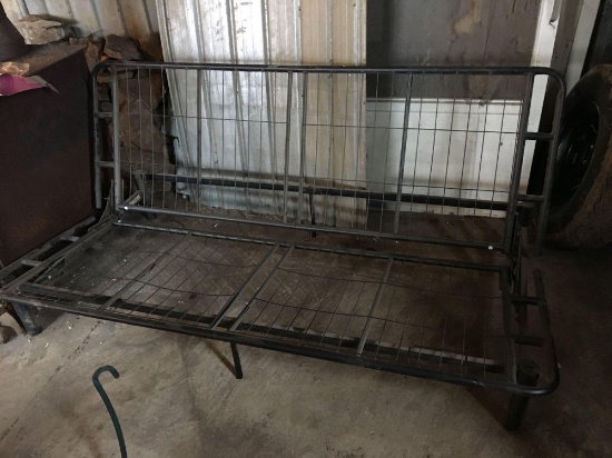 Metal futon frame