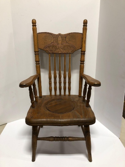 Vintage oak child?s potty chair/with original plug