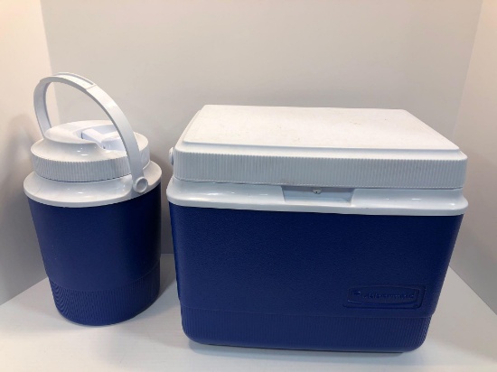 RUBBERMAID cooler and water jug