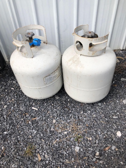 2 propane tanks
