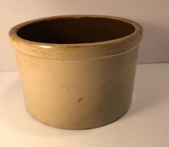 Stoneware/pottery butter crock