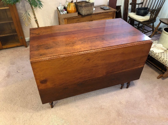 Vintage gate leg drop leaf table