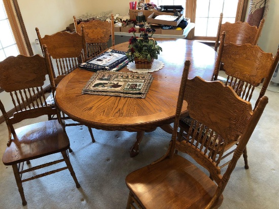 Dining room table/6 matching chairs(MFG unknown),placemats,centerpiece basket