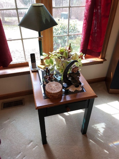 Glass top end table/contents (bring own box;Matches lots5,6)