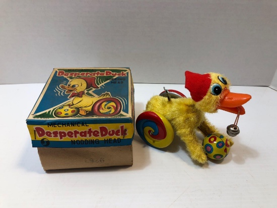 Vintage mechanical DESPERATE DUCK nodding head toy/original box