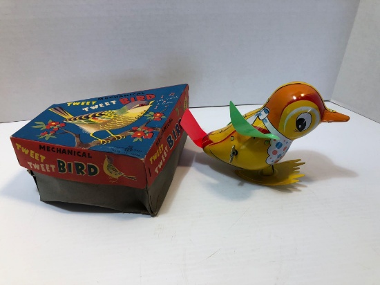 Vintage tin/litho Mechanical TWEET TWEET BIRD with original box