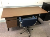 Office desk/rolling office chair