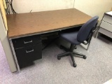 Office desk/rolling chair