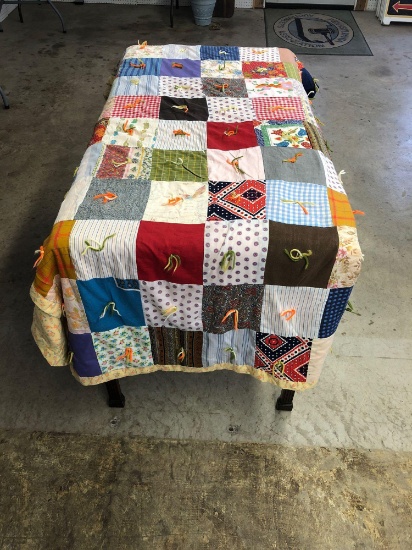 Vintage quilt(Approximately 72 x 78)