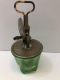 ANCHOR HOCKING measure cup/lid with beater