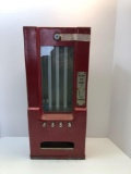 Vintage vending penny BEECHIES GUM dispenser