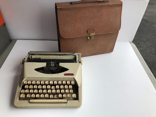 Vintage ROYAL typewriter