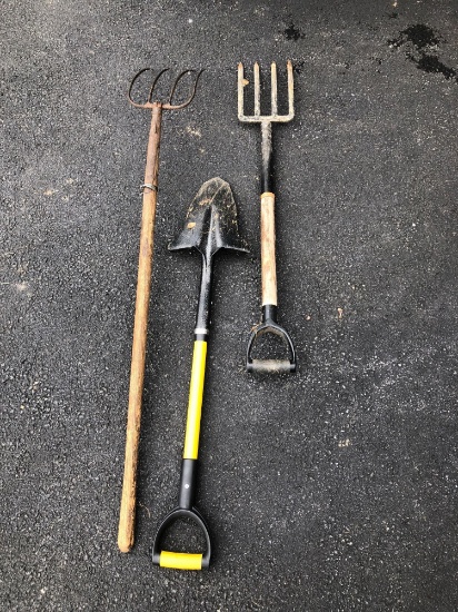 Short handled spear spade shovel, Hayfork,ballast fork