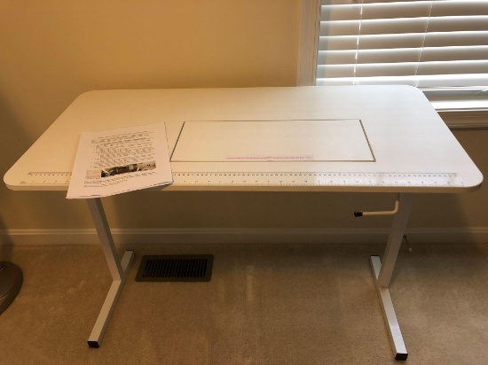 ARROW(601/611) white sewing table