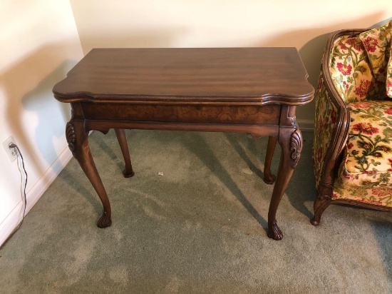 Vintage Victorian style spinning top card table