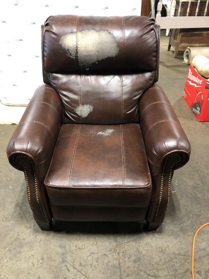 Reclining chair by JACKSON FURNITURE (matches lot 219)