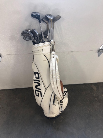 Right handed golf clubs/PING golf bag and PING club covers
