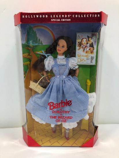 BARBIE as Dorothy in THE WIZARD OF OZ(NIB)